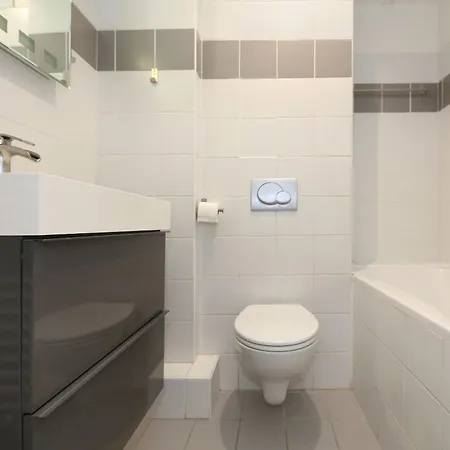 Apartment Service - En Face Du Musee - 5 *